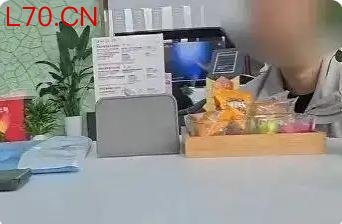 警方回应男子4S店吃饭260余次：正在调查