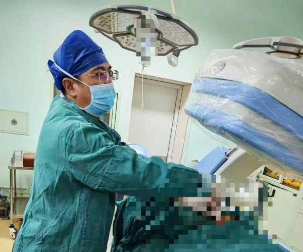 64岁阿姨颈椎痛到抬不起手？微创术后重获轻松！